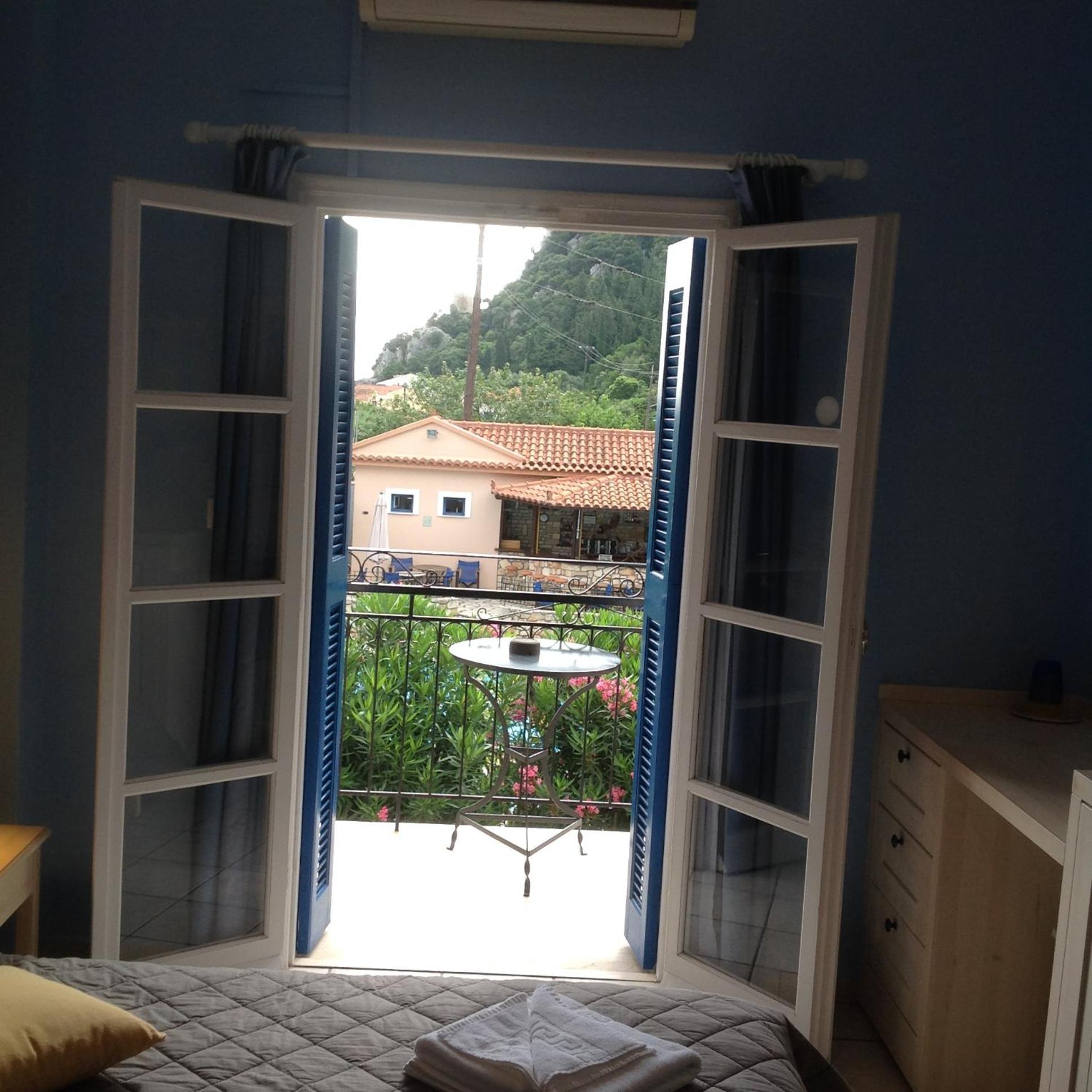 Hotel Nostos Frikes Ruang foto
